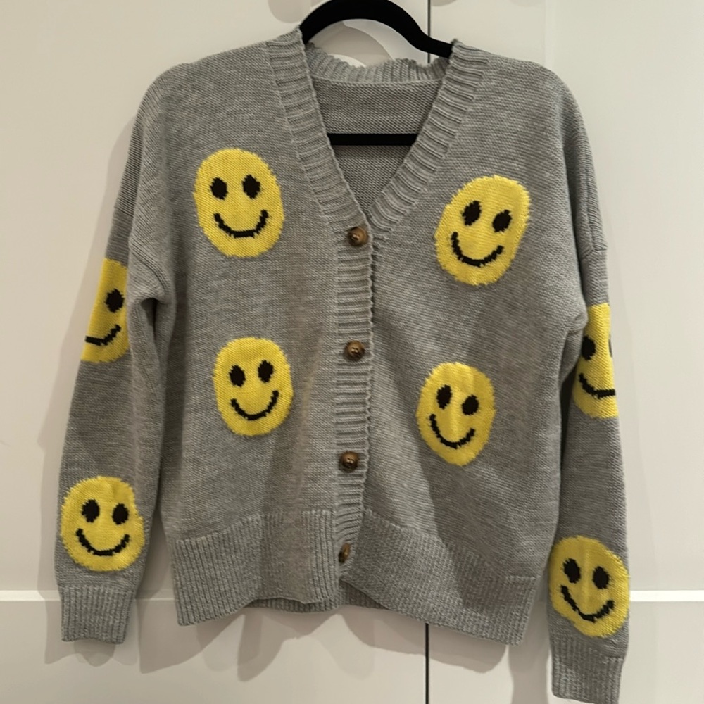 Gray cardigan with yellow emojis